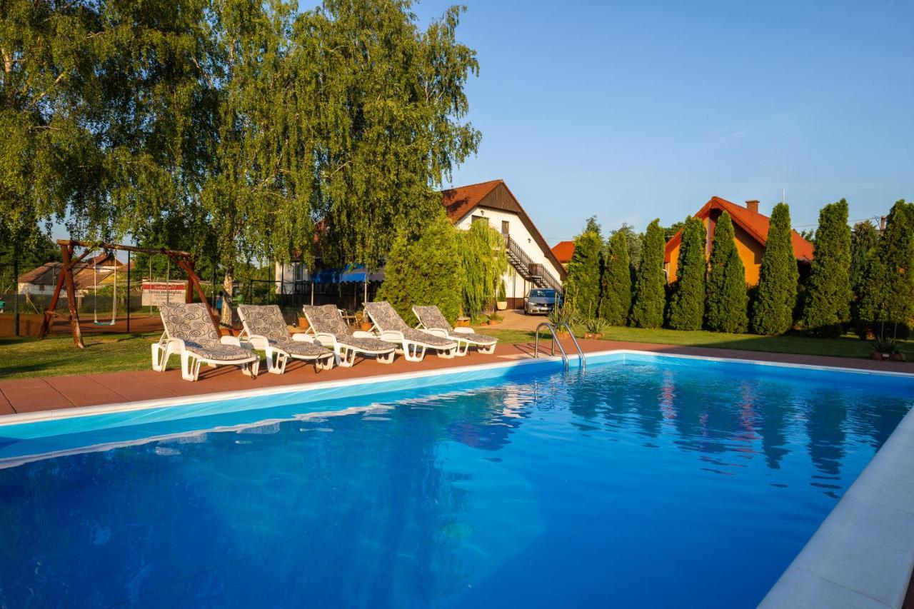 Tenisz Vendeghaz Ordacsehi Bagian luar foto